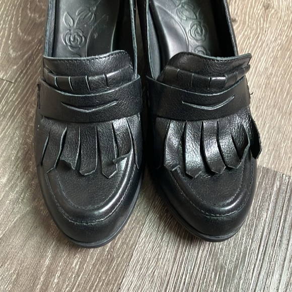 BORN - Picture 12 of 17